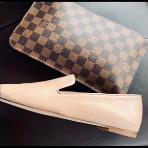 NWOT Stuart Weitzman Blush Loafers